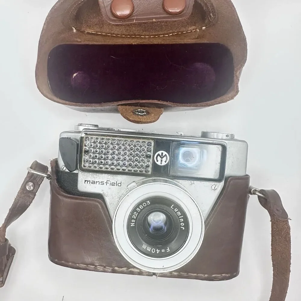 Vintage Mansfield Skylark 35mm Film Viewfinder Camera – Untested